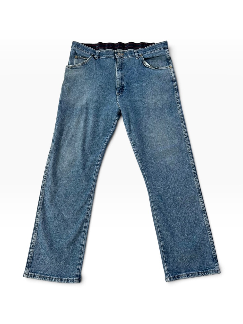 Wrangler Men's Light Blue Relaxed Jeans